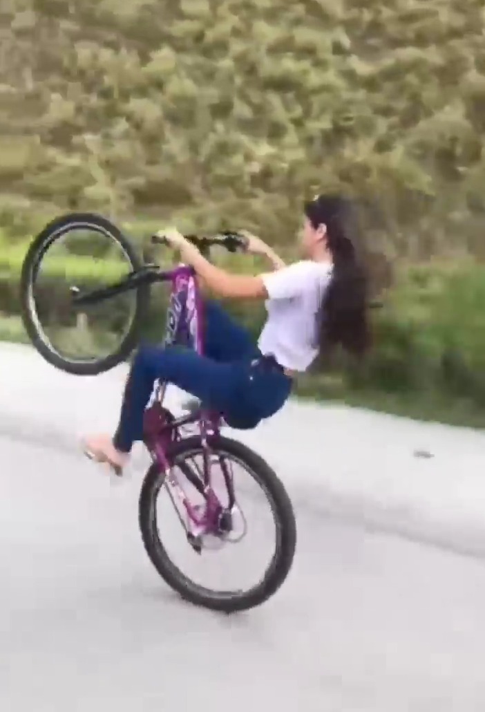 girls cycle stunts vS boys cycle stunts #youtubeshorts #viral #shorts