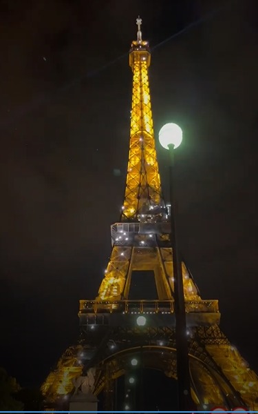 Eiffel Tower sparkling ✨❤️