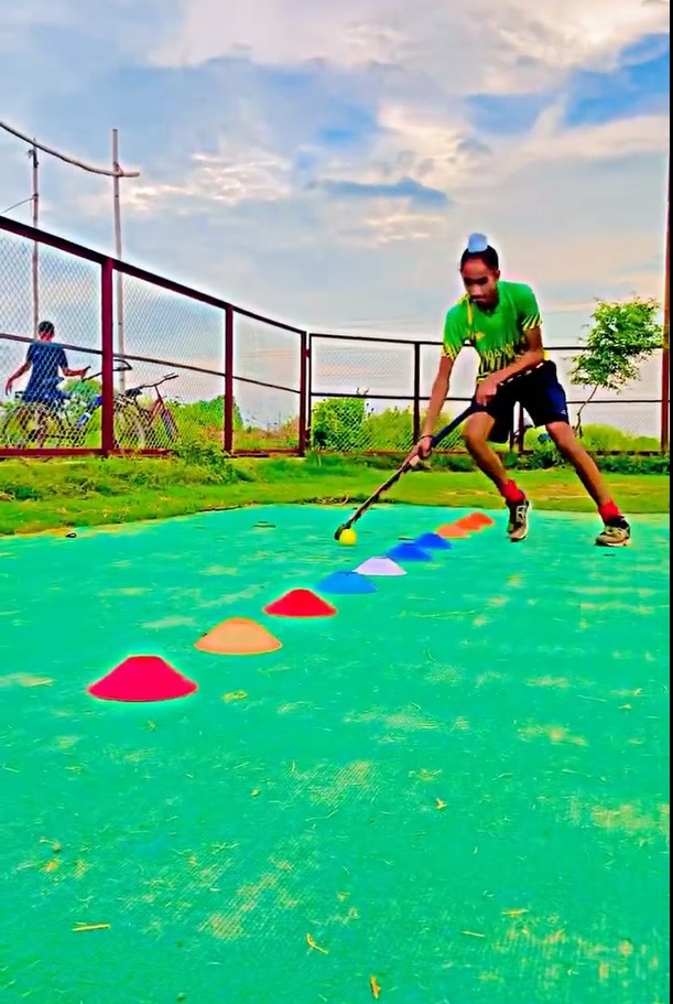 Hockey skills and tricks for footwork.., #hockey #hockeyskills #hockeydrills #shortvideo #shorts