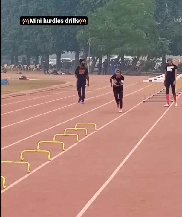 Mini hurdles drills 💯☑️ #jumper005 #shivanijumper #shorts #athlete #youtube #motivation