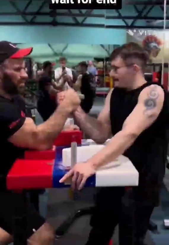 Akimbo 69 vs Denis Cyplenkov #armwrestling #shorts #parmeetsing#devonlarrat