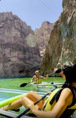 Emerald Cave is less than 30 miles from the #Vegas Strip. 🚣‍♀️ Who are you doing this with on your next visit?