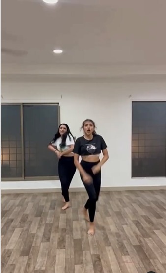 I took a dance workshop in Hyderabad and this is what I taught ♥️