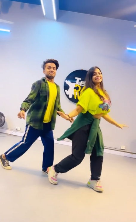 No, it’s not a prank🤪 we are dancing🤣