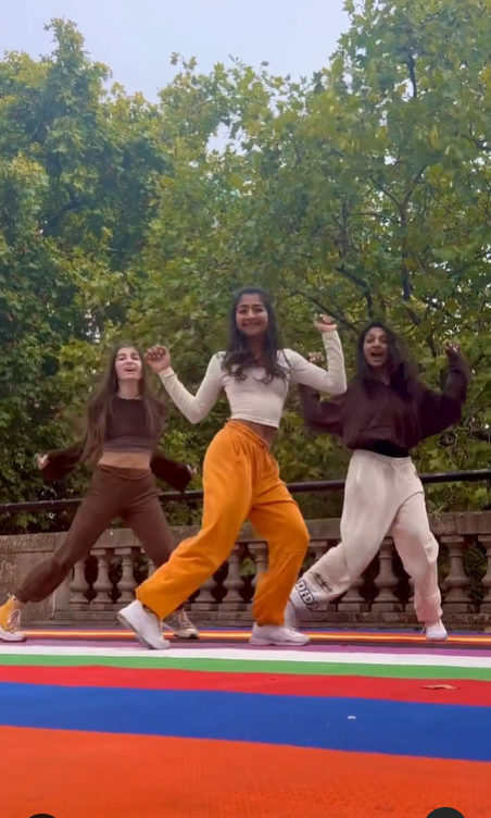 Missing these London vibes! Always so much fun dancing with these ladies 🥰