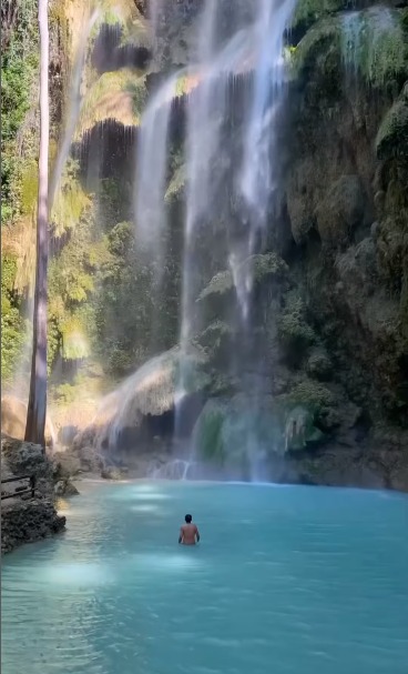 Most Beautiful Places in Philippines 🤩🏊‍♂️ Places that don’t feel real! #travel #vacation