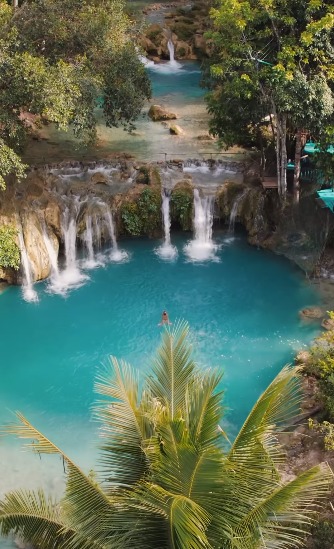 📍 Cambugahay Falls, Siquijor, Philippines 🎶 Michael Jackson – Will You Be There (Theme from “Free Willy”)