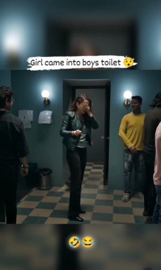 Girl Come In To Boys Toilet