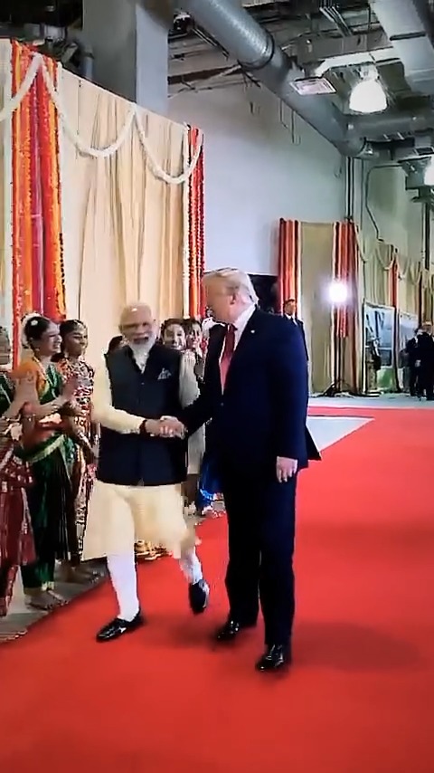 PM Modi Donald Trump selfie