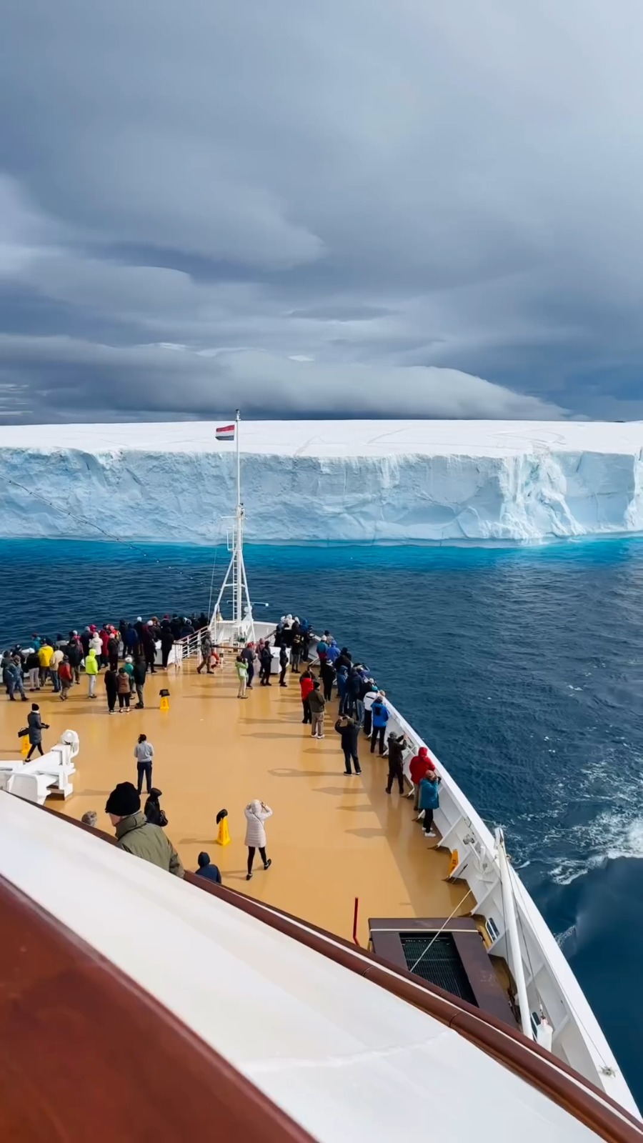 Iceberg right ahead the Ship! 🤯🧊
