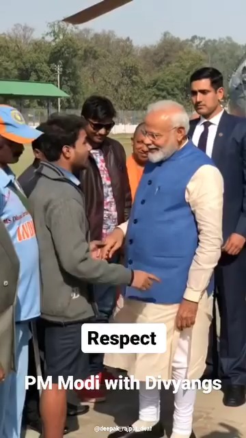 watch xclusive heart-warming scenes as Divyangs Respect welcome PM Modi at Kashi.!