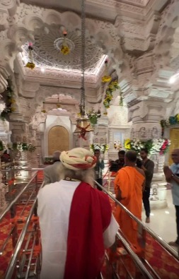 राम जन्मभूमि मंदिर, अयोध्या में सद्गुरु 🥹❤️