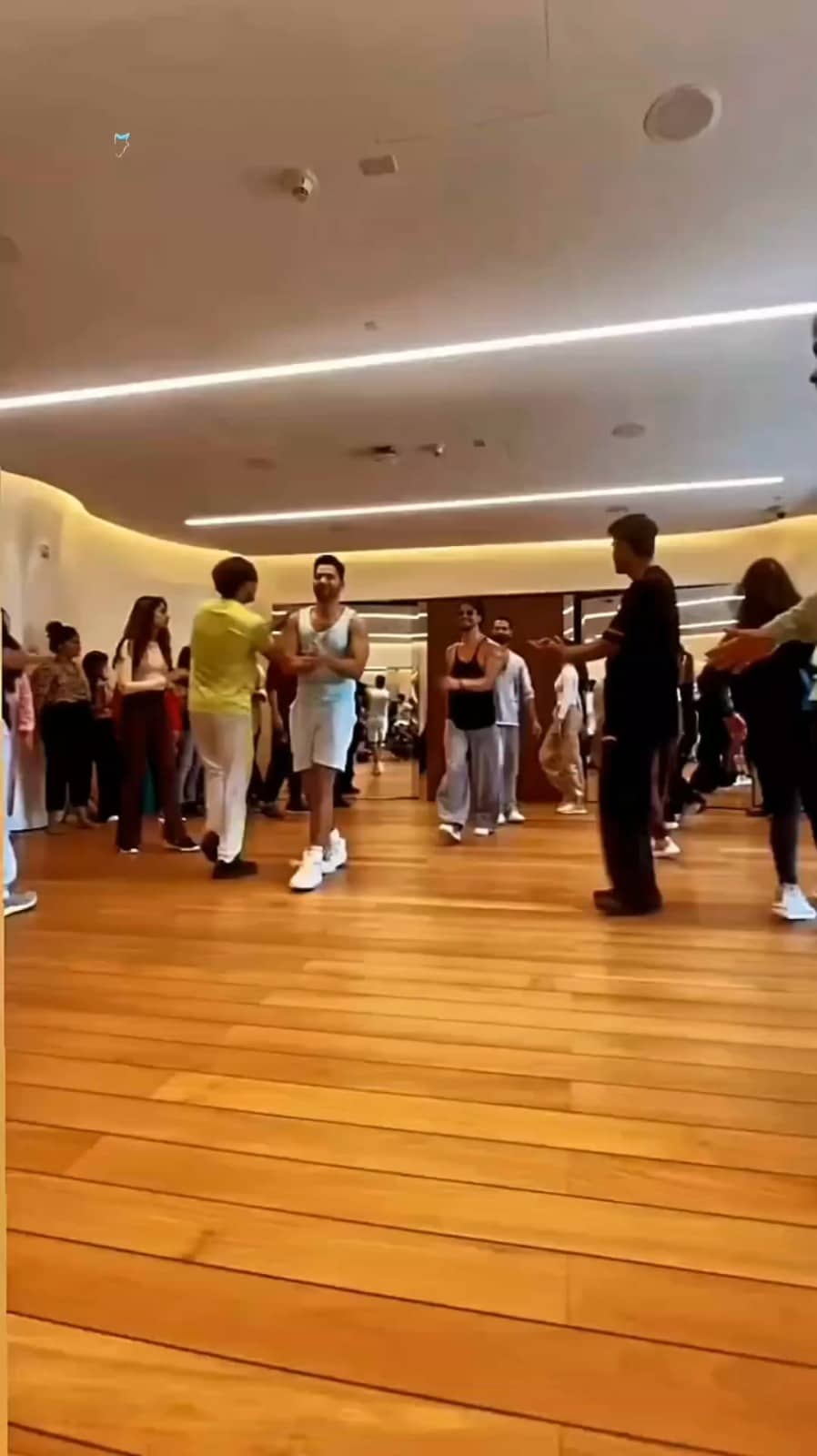 Tiger Varun And Shahid Dancing Together _ Tiger Shroff Dance Video 🎈