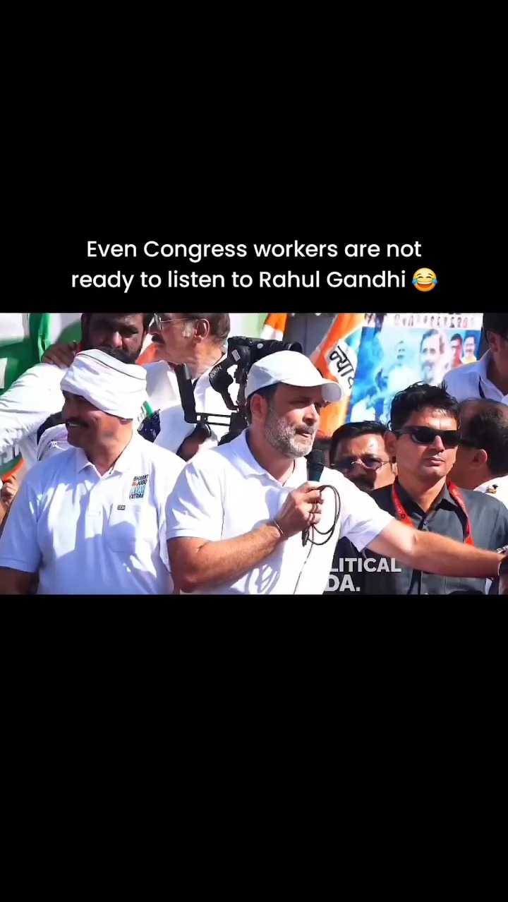 Congress workers are not even listening to Rahul Gandhi 😹