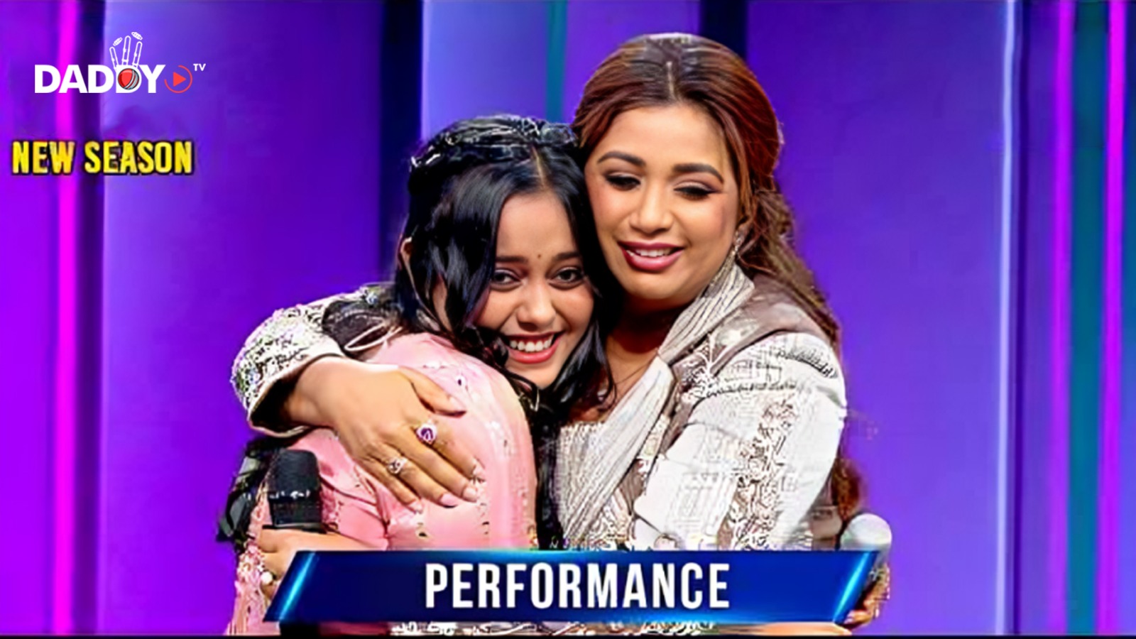 ‘Chikni Chameli’ पर Myscmme को सुनकर Shreya ने लगाया गले | Indian Idol S15 | Performance