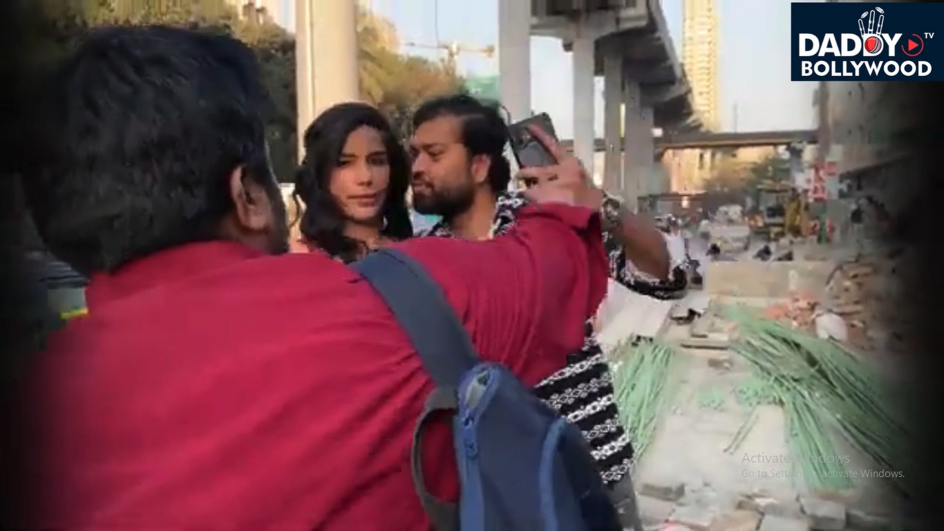 Poonam Pandey Misbehaved Kiss by a Fan in Mumbai While She Was Posing Paparazzi