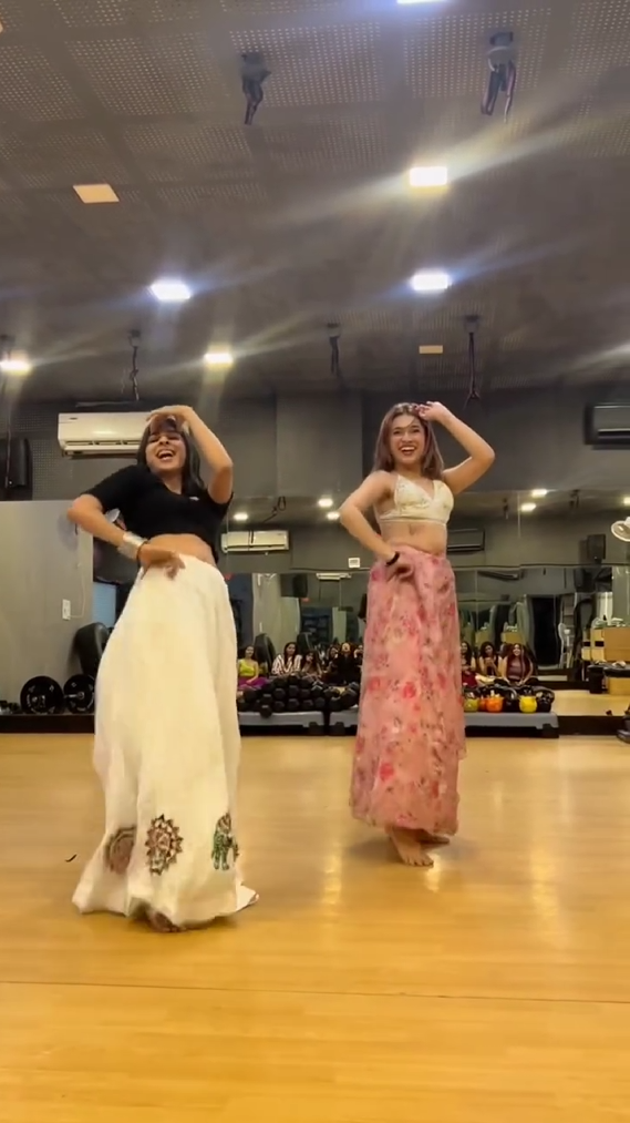uyi amma Dance