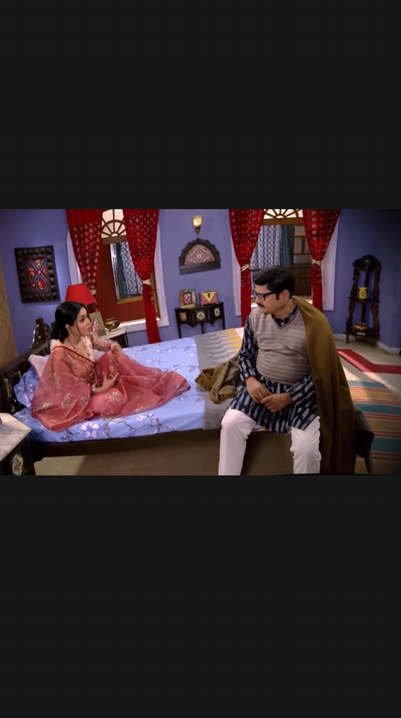 Apni patniyon ko khush karne Vibhuti aur Tiwari