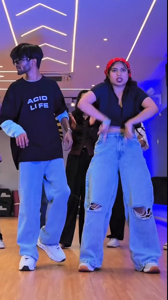 Pyar Karke Dancing