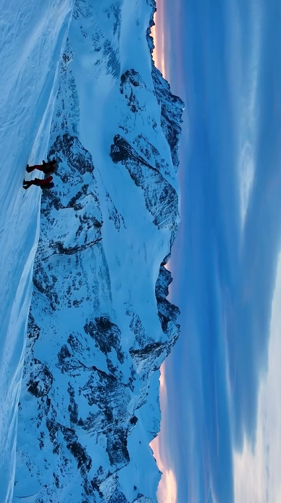 Powder snow, frosty air, and magical moments- winter is here 👌❄️