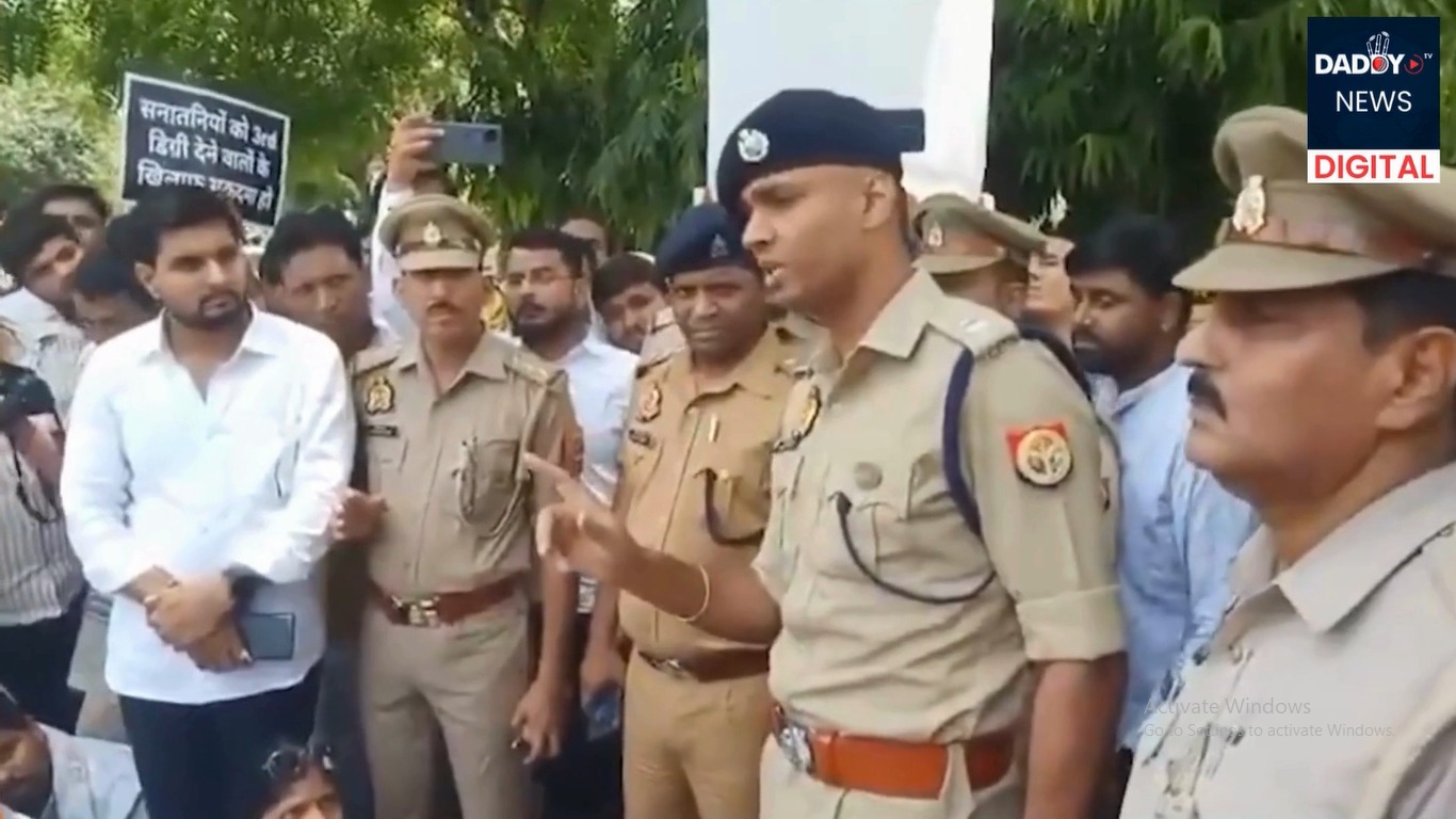 अलीगढ़ मॉब लिंचिंग मामले के बाद प्रदर्शन बढ़े, SSP संजीव सुमन ने हिंदू संगठन को कड़ी चेतावनी दी